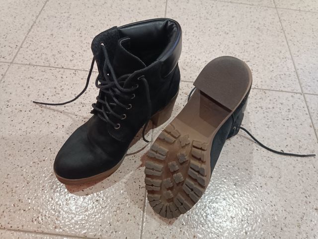 Botines negros nuevos, 36