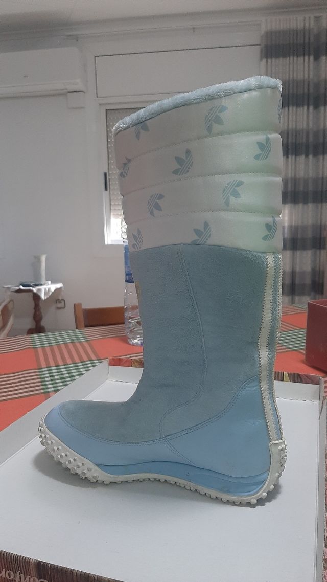 Botas de nieve adidas celestes 38