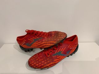 Botas fútbol Joma.