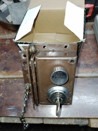 Cerradura superpuesta