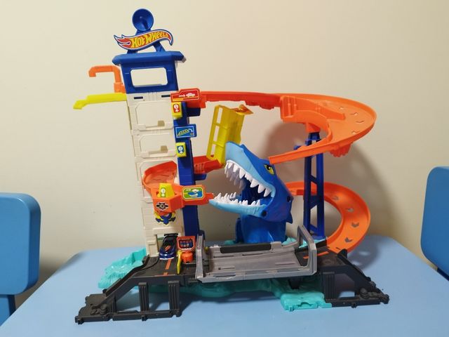 Pista Hot Wheels Tiburón