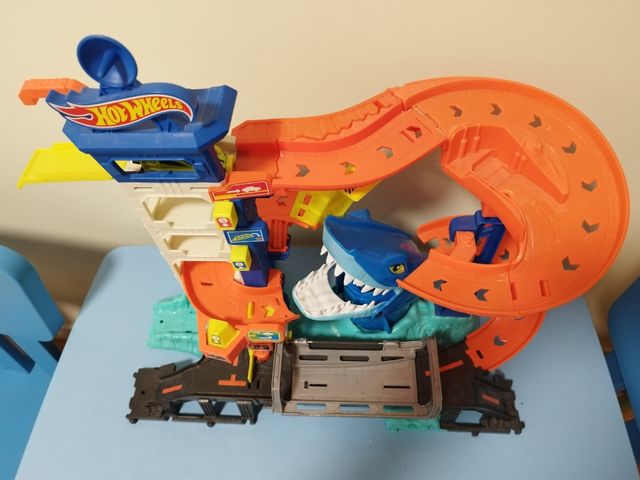 Pista Hot Wheels Tiburón