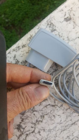 Alimentatore 5.0v 0.7A