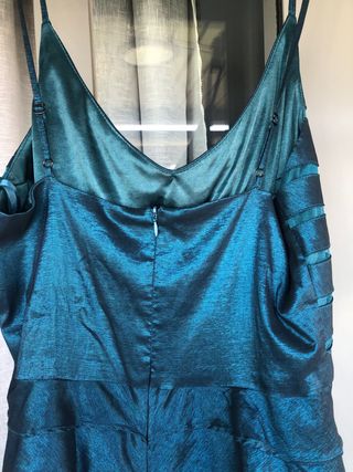 vestido de fiesta  diseñado en capas Usa