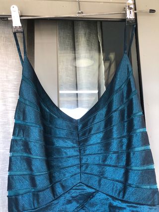 vestido de fiesta  diseñado en capas Usa