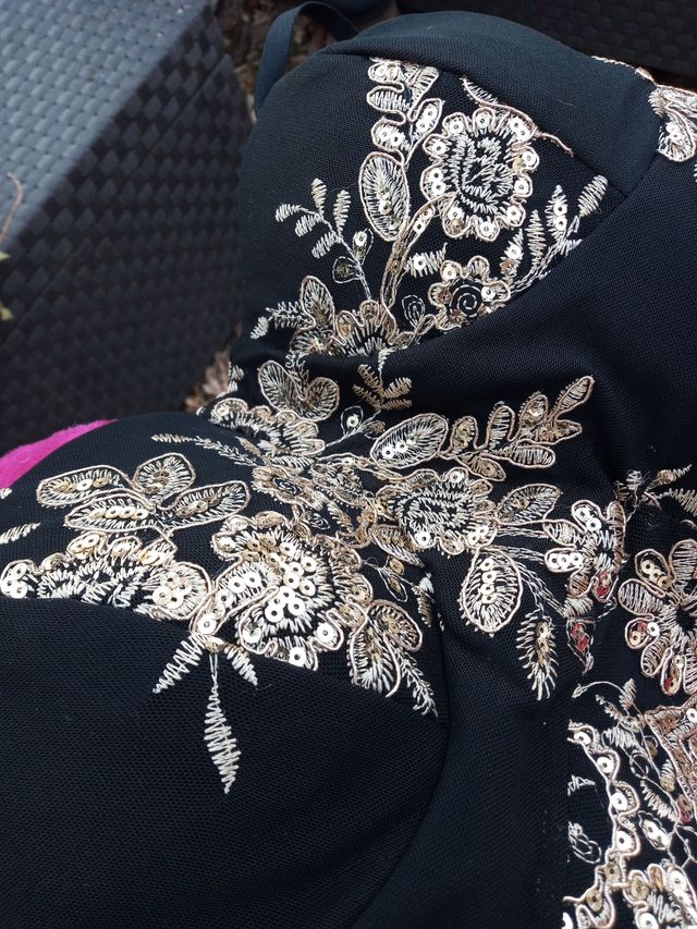 Top bordado de tirantes