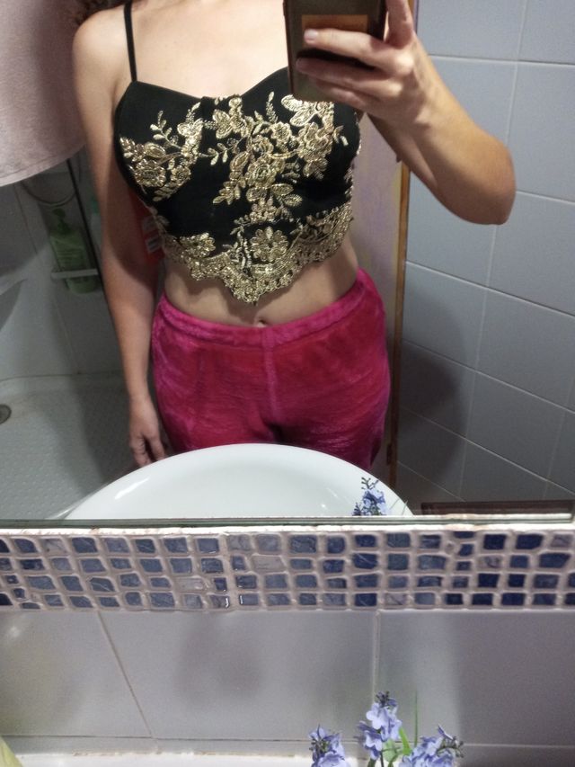 Top bordado de tirantes