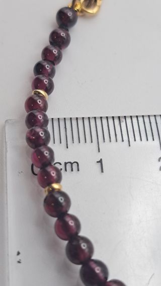 Gargantilla con Granates  y Cierre en Oro 18K