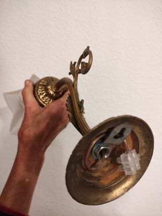 Aplique brazo con detalle y tulipa mixta estrella