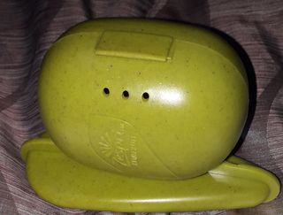 grembiule unisex di cm. 89 x 76 cm e porta kiwi.