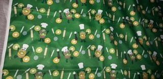 grembiule unisex di cm. 89 x 76 cm e porta kiwi.