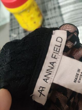 Blusa negra encaje y transparencia