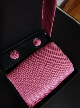 Corbata y gemelos