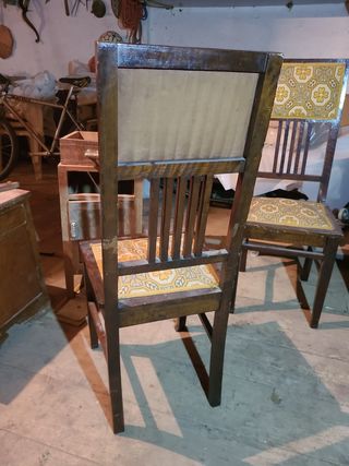 Juego de sillas antiguas