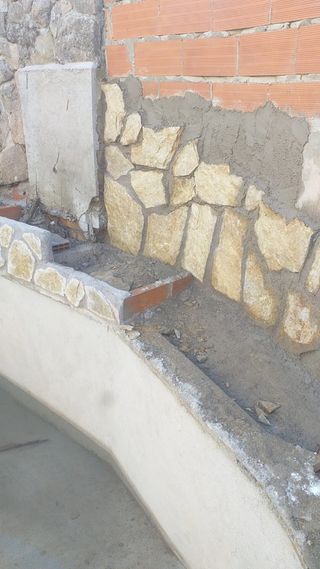 MUROS LADRILLO Y PIEDRA