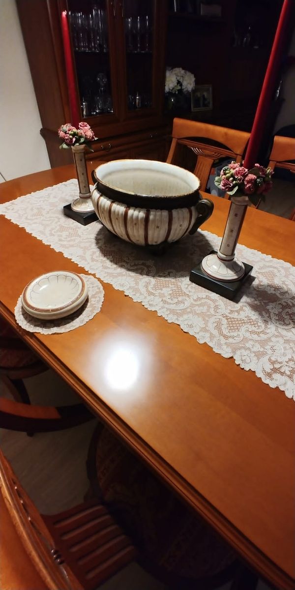 Nuovo set centrotavola in porcellana.