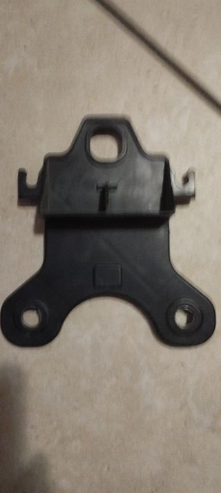 STAFFA GUIDA PARAURTI ANT DX-SX RENAULT KADJAR