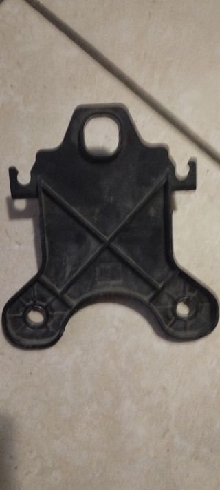 STAFFA GUIDA PARAURTI ANT DX-SX RENAULT KADJAR