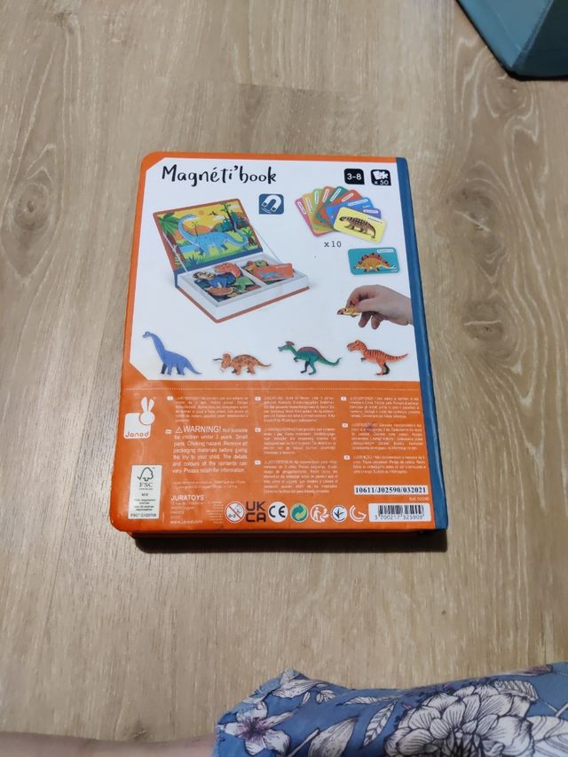 Magnet book janod dinosaurios
