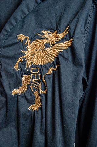 Camicia Angel Devil con dragoni ricamati