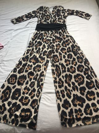 Mono estampado leopardo. Centella neblak