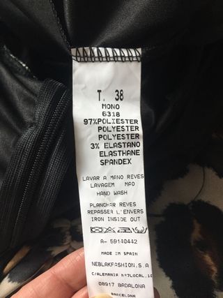 Mono estampado leopardo. Centella neblak