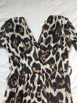 Mono estampado leopardo. Centella neblak