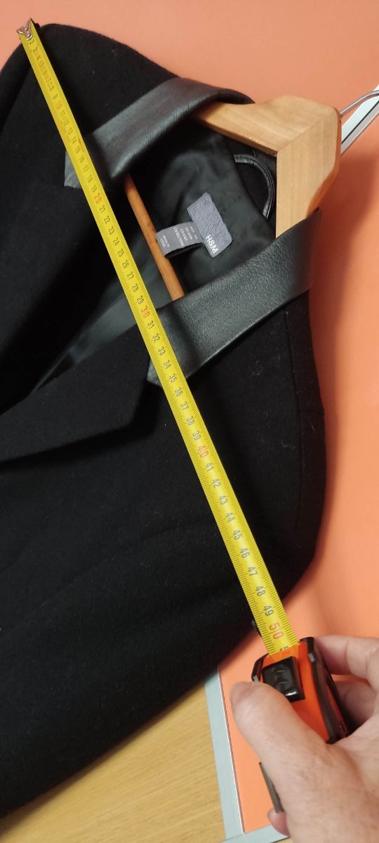 Abrigo chico H&M, talla M, cuello polipi