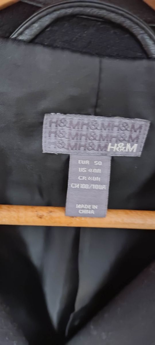 Abrigo chico H&M, talla M, cuello polipi