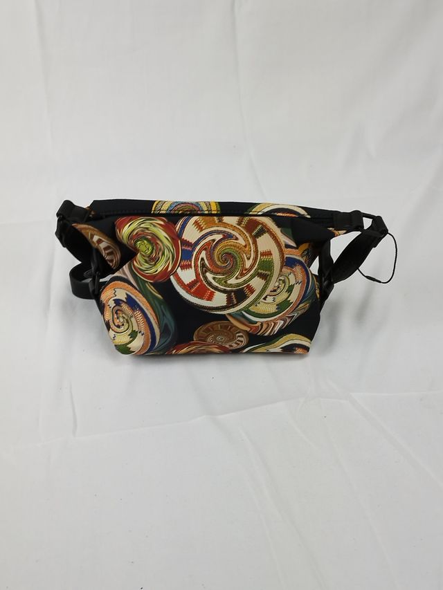 Bolso pequeño Desigual negro con dibuj