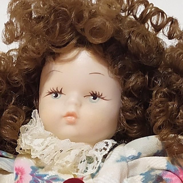 Bambola porcellana Capodimonte