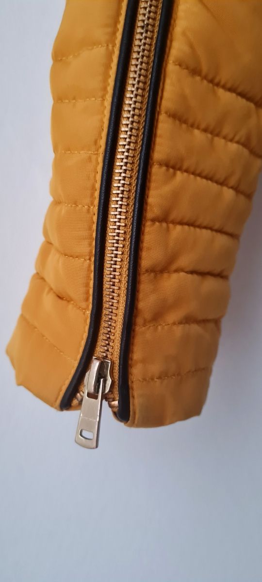 CAZADORA ZARA MOSTAZA