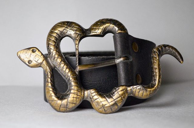 Cintura con serpente dark goth