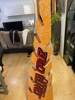 Mueble / estantería skate Santa Cruz Skateboards