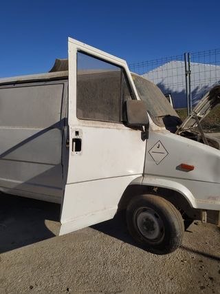 Peugeot J5