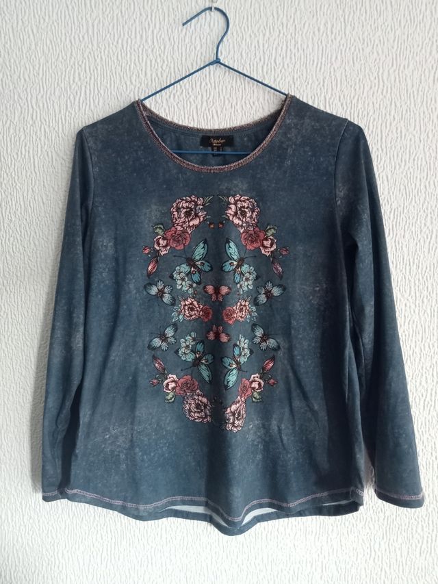 Camiseta azul october