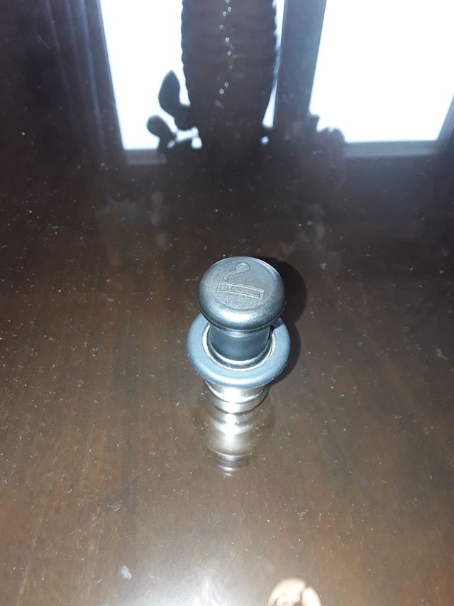 Mechero Mazda 3 original.