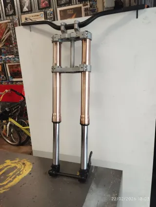 Suspensión invertida Fast Ace (+2 tijas)