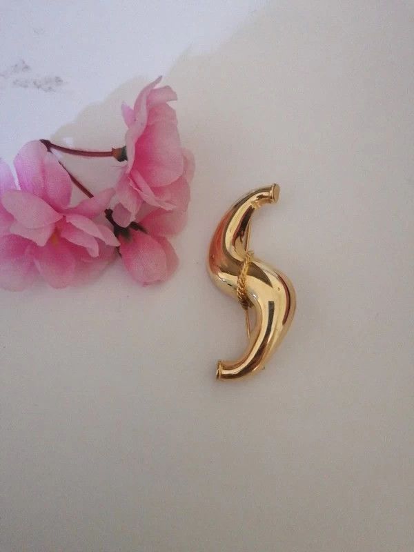 spilla dorata alta bigiotteria