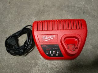 Cargador milwaukee