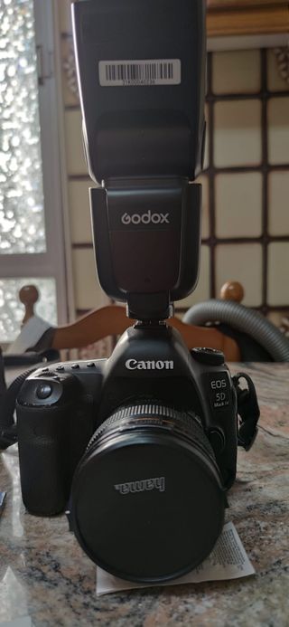 Cámara canon Mark IV + complementos