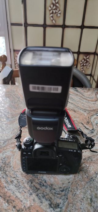 Cámara canon Mark IV + complementos