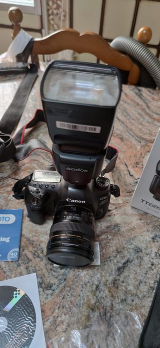 Cámara canon Mark IV + complementos