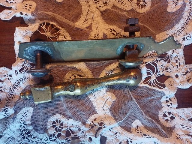 Llamador aldaba de puerta bronce macizo