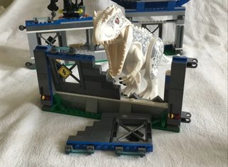 LEGO 75919 Indominus rex break out 2015