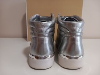 MICHAEL KORS. Zapatillas.