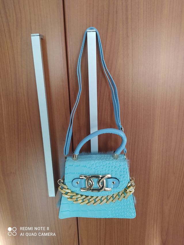 Borsa nuova con vera pelliccia colore celeste