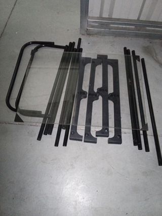 Mesa negra auxiliar plástico-metacrilato