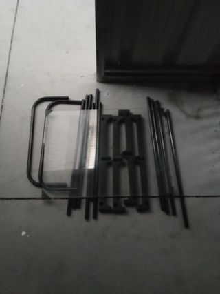 Mesa negra auxiliar plástico-metacrilato