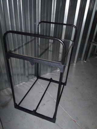 Mesa negra auxiliar plástico-metacrilato